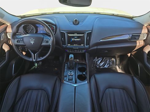 Used 2020 Maserati Levante GranLusso image 10