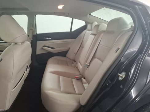 Used 2020 Nissan Altima 2.5 SL FWD image 11