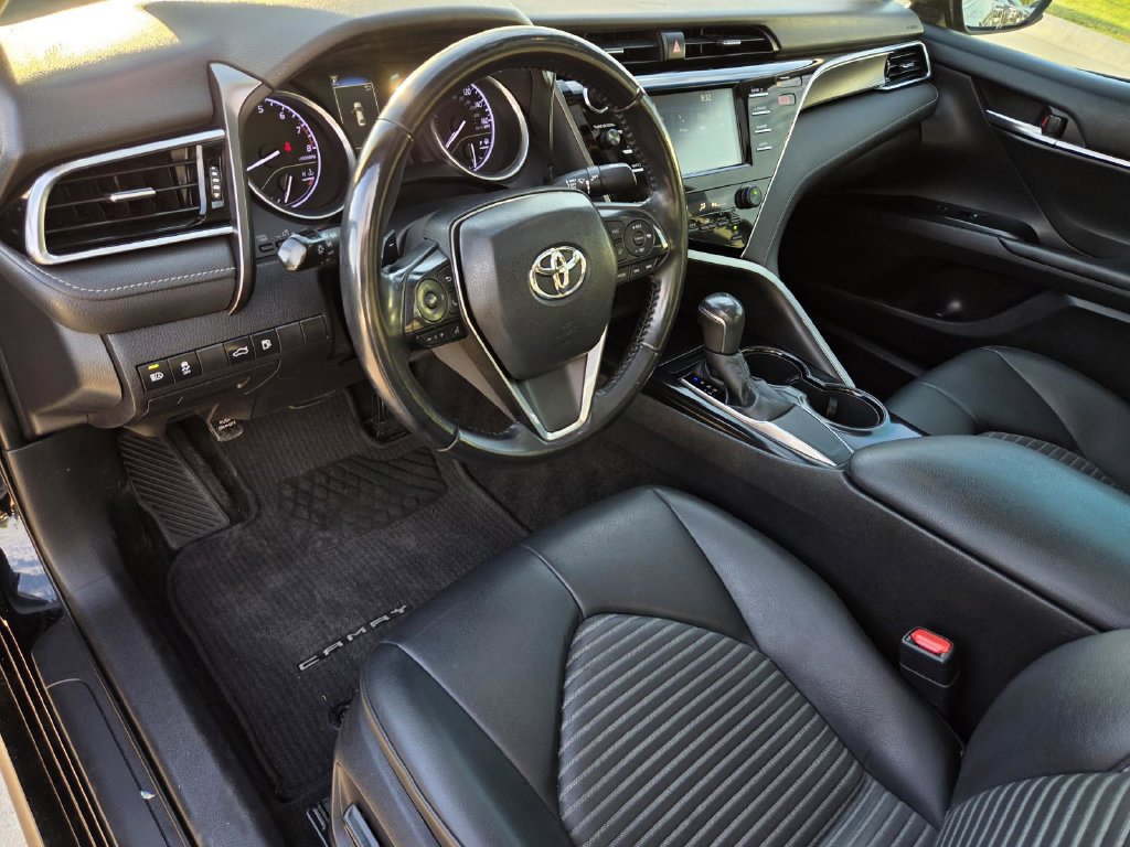 Used 2018 Toyota Camry SE w/ Moonroof Package FWD image 18