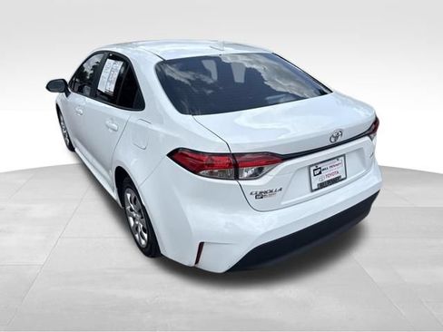 Used 2025 Toyota Corolla LE w/ Convenience Package FWD image 3
