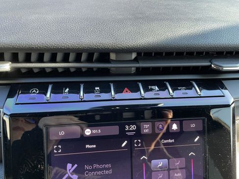 Certified 2025 Jeep Grand Cherokee Laredo X image 21