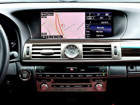 Used 2015 Lexus LS 460 image 31