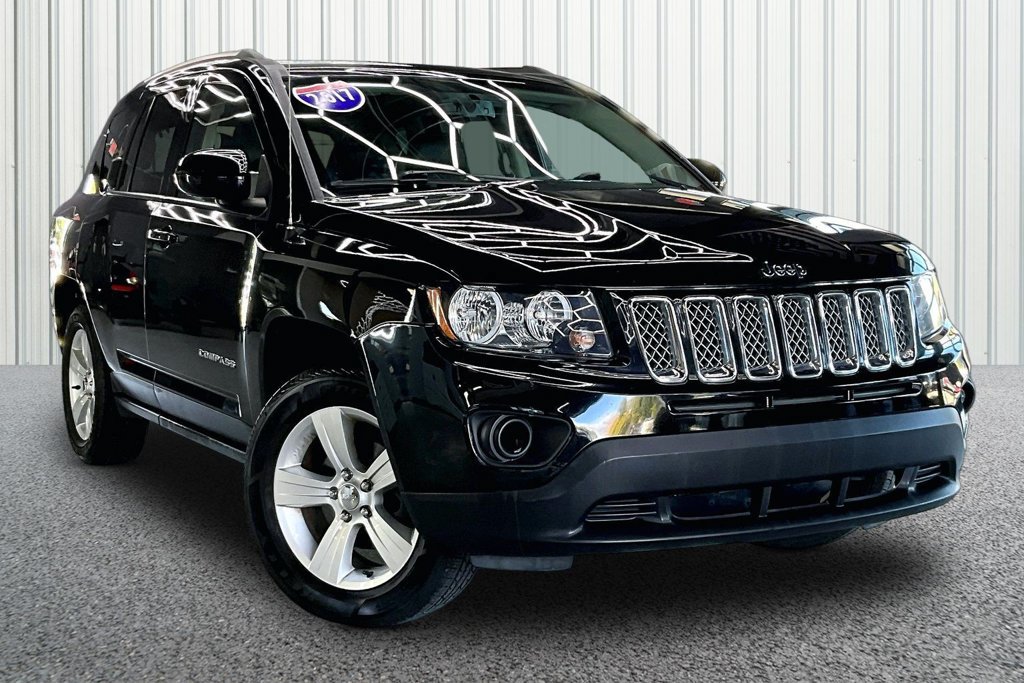 Used 2017 Jeep Compass Latitude AWD/4WD image 1