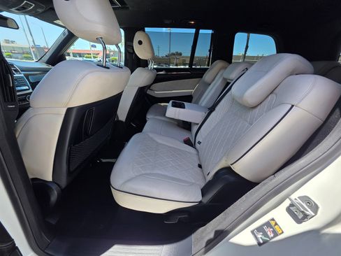 Used 2015 Mercedes-Benz GL 450 4MATIC w/ Parking Assist Package image 19