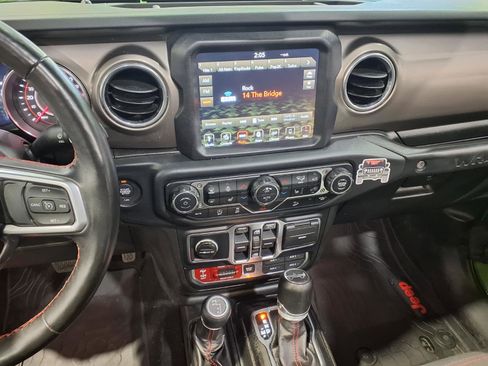 Used 2019 Jeep Wrangler Unlimited Rubicon AWD/4WD image 12