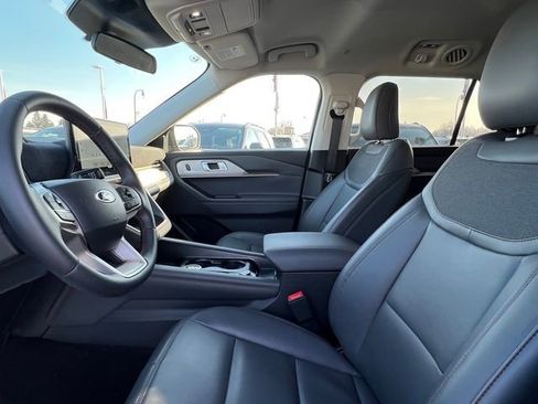 Used 2026 Ford Explorer Active w/ Active Comfort Package image 14