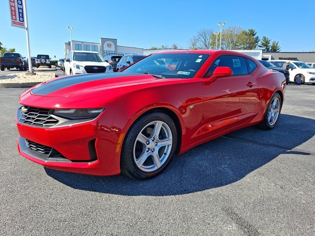 Used 2019 Chevrolet Camaro LT RWD image 3