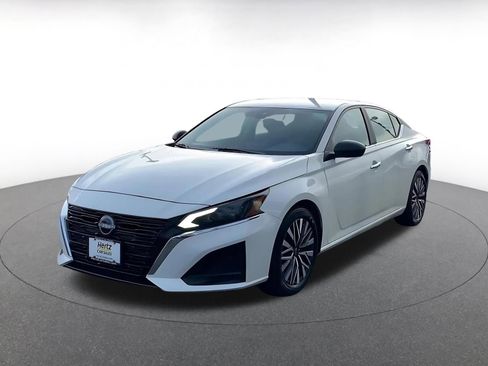 Used 2025 Nissan Altima 2.5 SV image 7