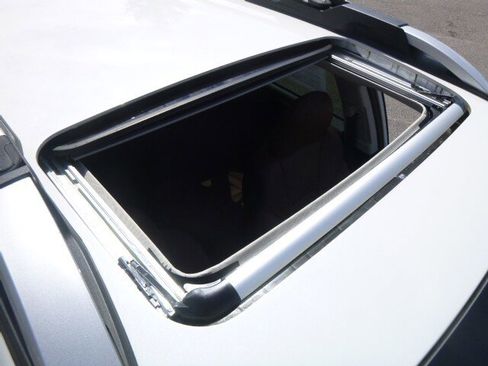 Certified 2022 Subaru Outback Touring w/ Popular Package #2 image 9