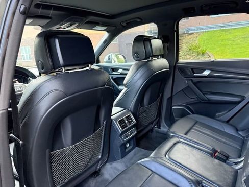 Used 2018 Audi SQ5 Prestige w/ Prestige Package image 12