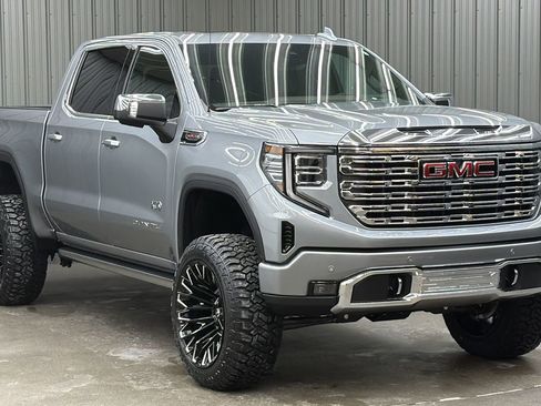 Used 2026 GMC Sierra 1500 Denali w/ Denali Reserve Package image 7