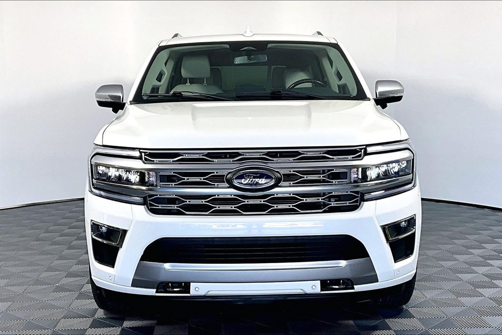 Certified 2023 Ford Expedition Platinum AWD/4WD image 3