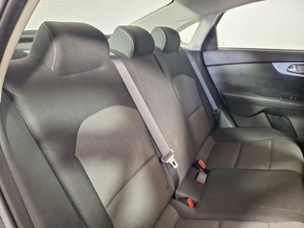 Used 2023 Kia Forte LXS w/ LXS Technology Package FWD image 27