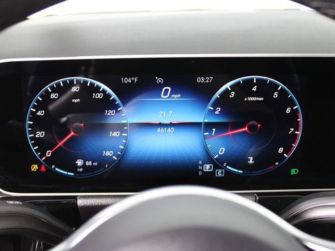 Used 2021 Mercedes-Benz GLA 250 4MATIC w/ Premium Package image 6