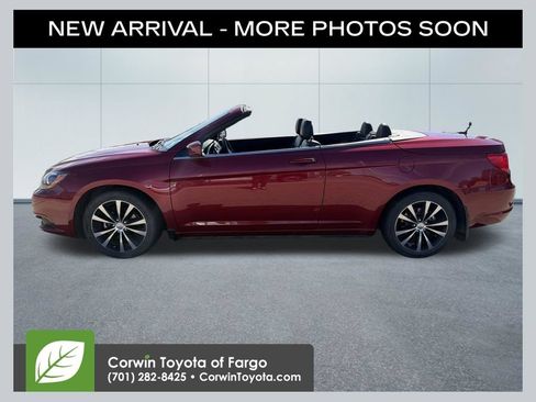 Used 2013 Chrysler 200 S FWD image 1