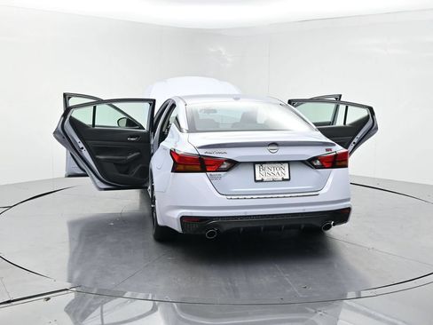 Used 2023 Nissan Altima 2.5 SR w/ SR Premium Package FWD image 27