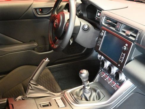 Certified 2025 Toyota GR86 w/ ALL Weather Mat Package (TMS) image 13