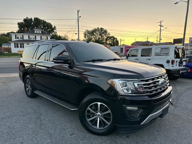 Used 2019 Ford Expedition XLT w/ Equipment Group 202A AWD/4WD image 2