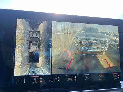 Used 2024 Chevrolet Silverado 1500 High Country w/ High Country Premium Package AWD/4WD image 13