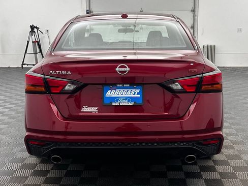 Used 2025 Nissan Altima 2.5 SR FWD image 9
