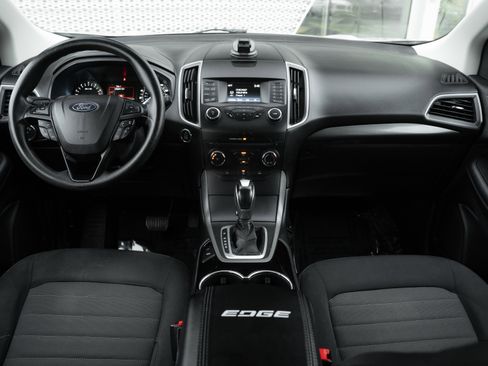 Used 2018 Ford Edge SE image 8