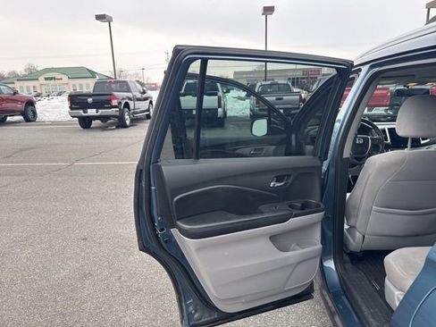 Used 2017 Honda Pilot EX image 11