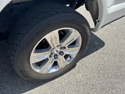 Used 2018 Ford F150 Platinum w/ Equipment Group 701A Luxury AWD/4WD image 5