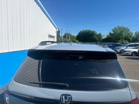 Used 2024 Honda Passport Black Edition image 7