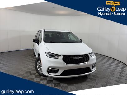 Used 2024 Chrysler Pacifica Touring-L