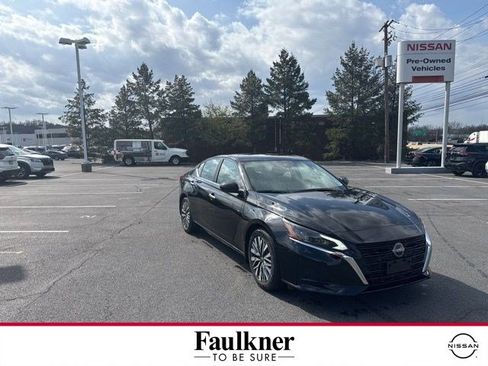 Certified 2024 Nissan Altima 2.5 SV w/ SV Premium Package image 1