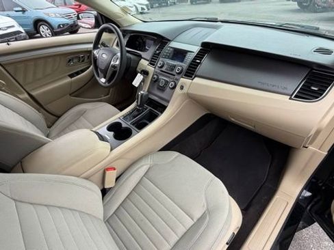 Used 2018 Ford Taurus SE image 15