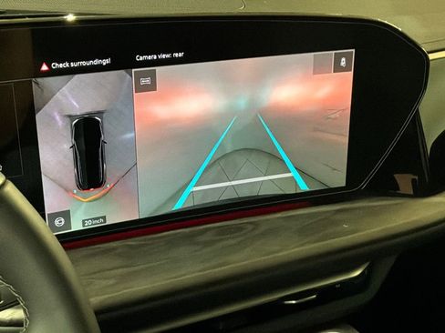 Used 2025 Audi Q5 Premium w/ Convenience Package image 4