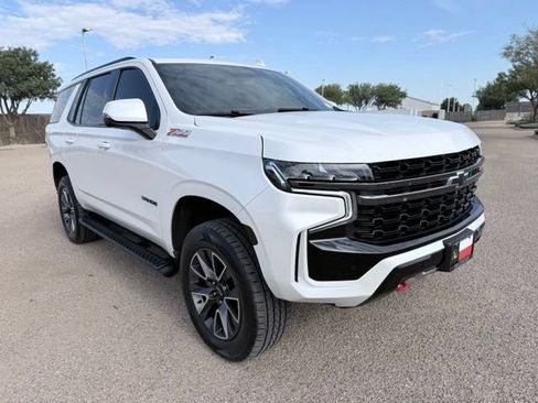 Used 2022 Chevrolet Tahoe Z71 w/ Luxury Package AWD/4WD image 4