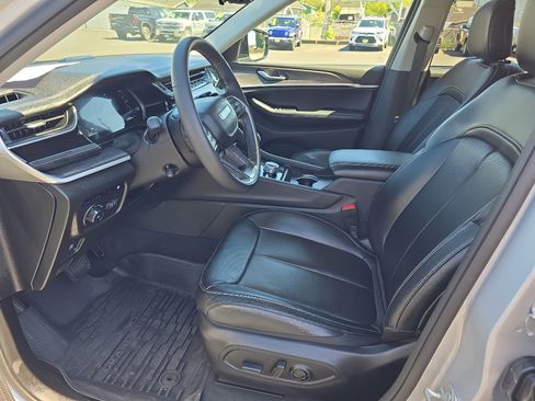 Used 2023 Jeep Grand Cherokee 30th Anniversary image 16