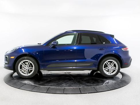 Certified 2023 Porsche Macan AWD/4WD image 2