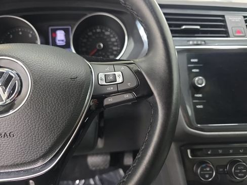 Used 2019 Volkswagen Tiguan SE AWD/4WD image 18