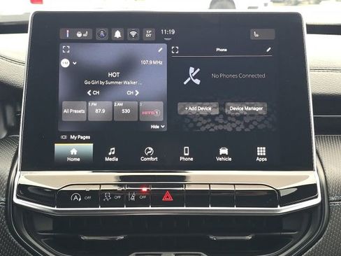 Used 2025 Jeep Compass Latitude w/ Altitude Special Edition image 27