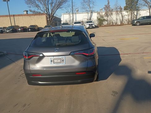 Used 2025 Honda HR-V LX image 10