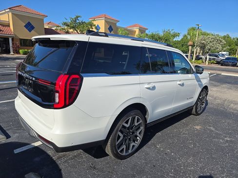 Certified 2025 Ford Expedition Platinum w/ Platinum Ultimate Package AWD/4WD image 4