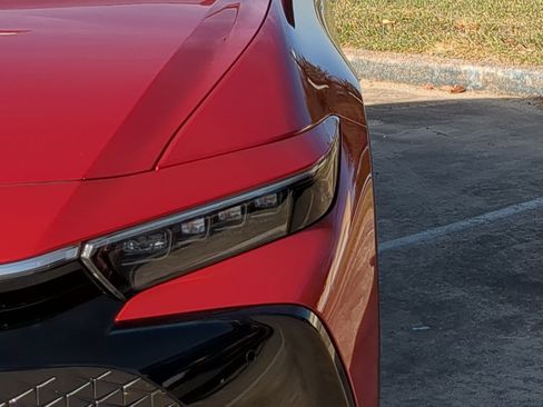 Used 2023 Toyota Crown Limited image 10