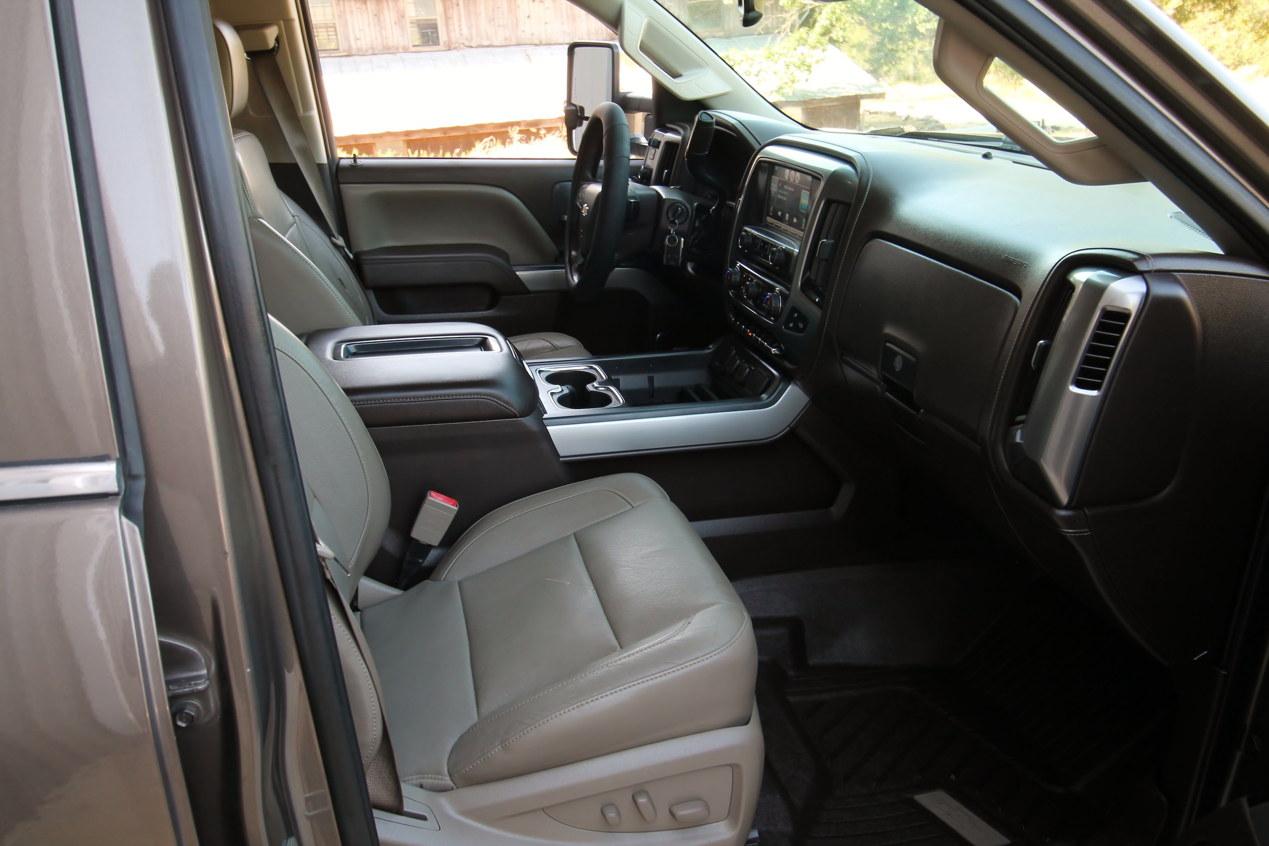 Used 2015 Chevrolet Silverado 3500 LTZ w/ Duramax Plus Package AWD/4WD image 37