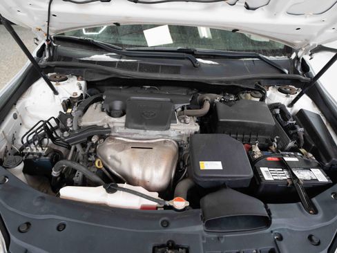 Used 2016 Toyota Camry SE image 30