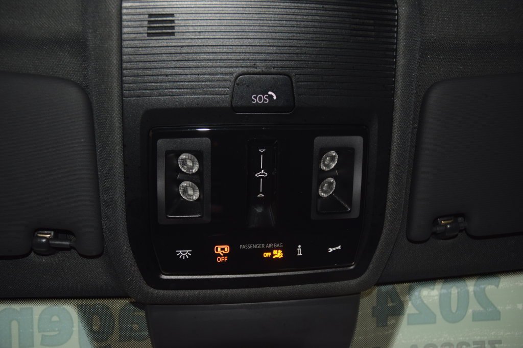Used 2024 Volkswagen GTI SE FWD image 46