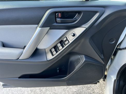 Used 2016 Subaru Forester 2.5i Premium image 15