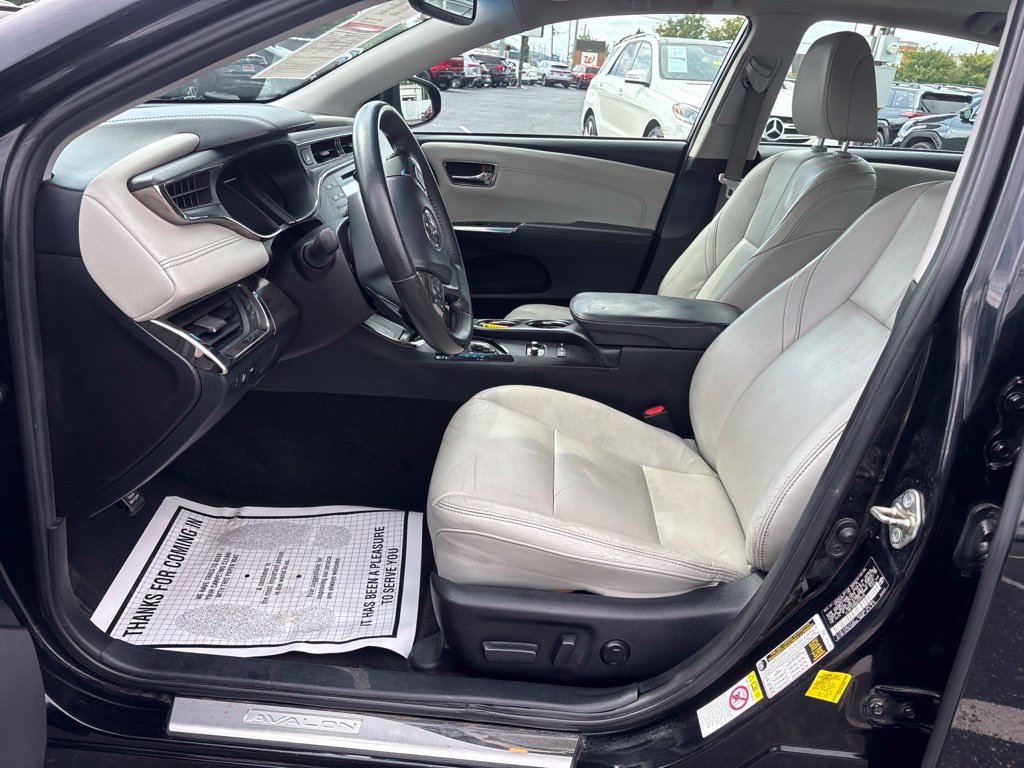 Used 2016 Toyota Avalon XLE Premium FWD image 18