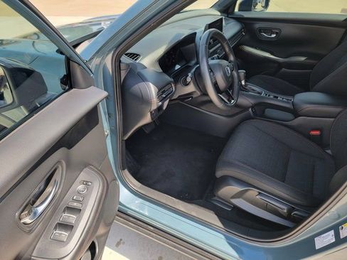 Used 2025 Honda HR-V Sport image 15