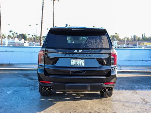 Used 2025 Chevrolet Suburban Z71 AWD/4WD image 8