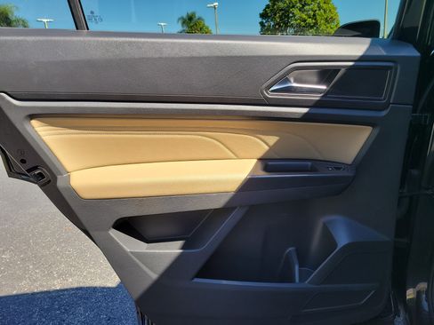 Used 2023 Volkswagen Atlas Cross Sport SE image 13