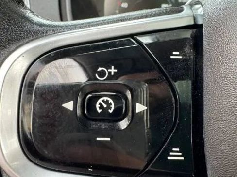 Used 2017 Volvo XC90 T6 Momentum w/ Vision Package image 31