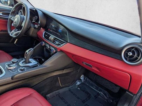 Used 2020 Alfa Romeo Giulia w/ Nero Edizione image 24